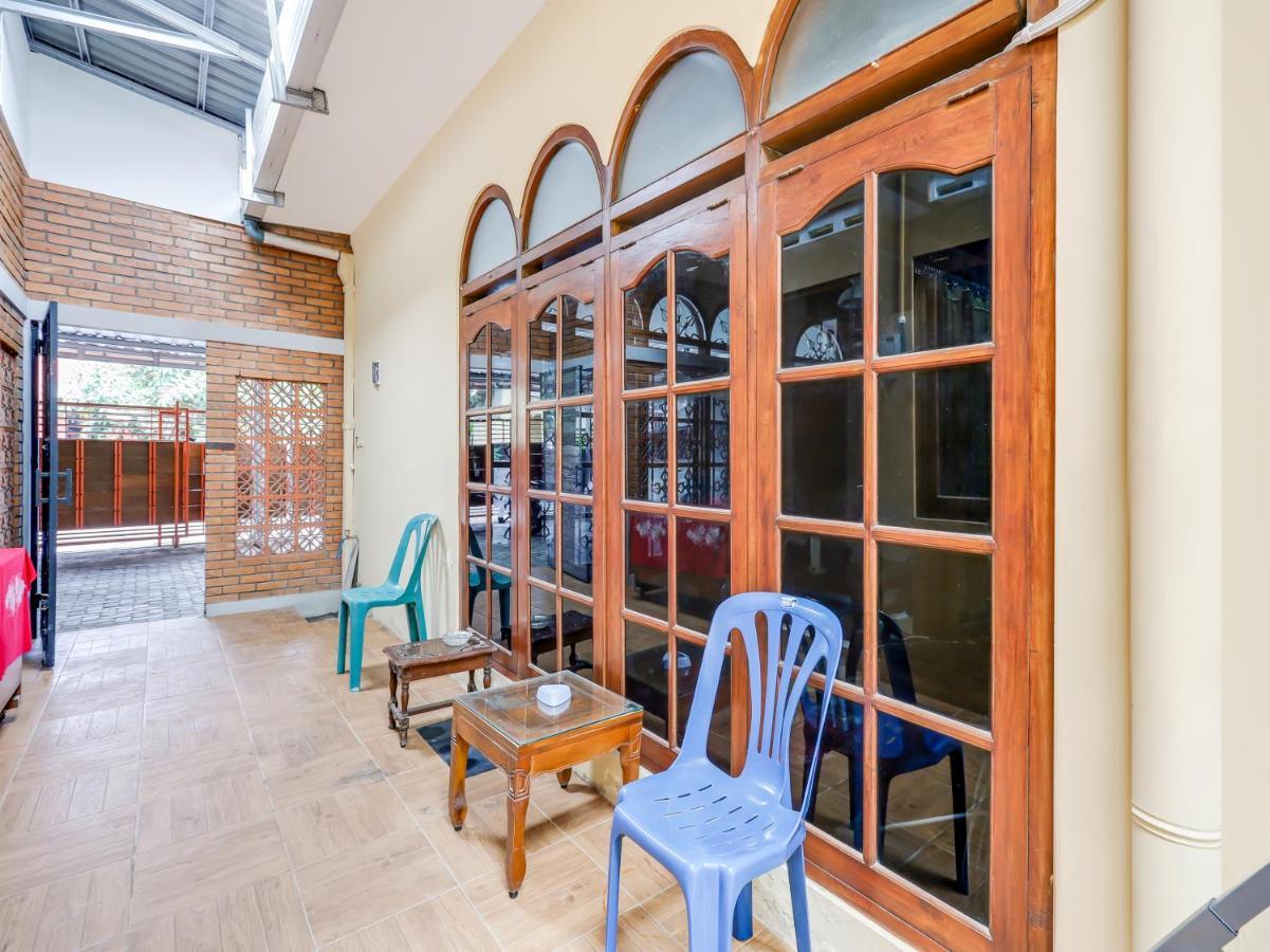 Oyo 90095 Indah Homestay Syariah Kejayan Exteriör bild