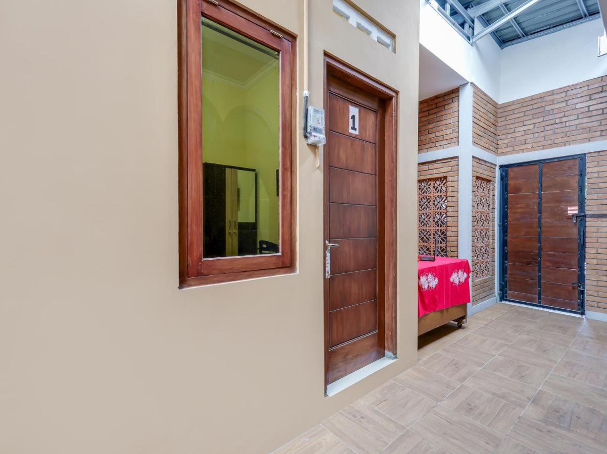 Oyo 90095 Indah Homestay Syariah Kejayan Exteriör bild