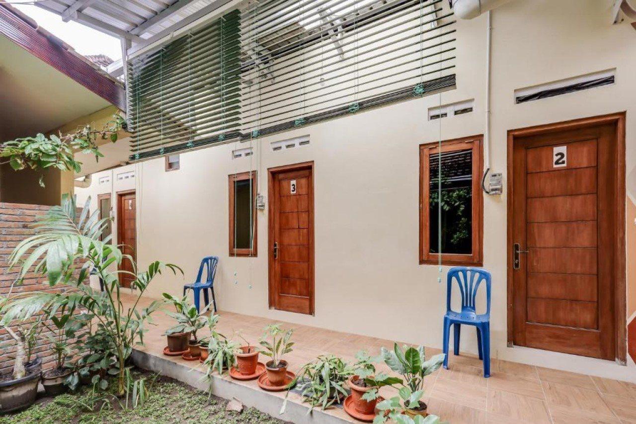 Oyo 90095 Indah Homestay Syariah Kejayan Exteriör bild