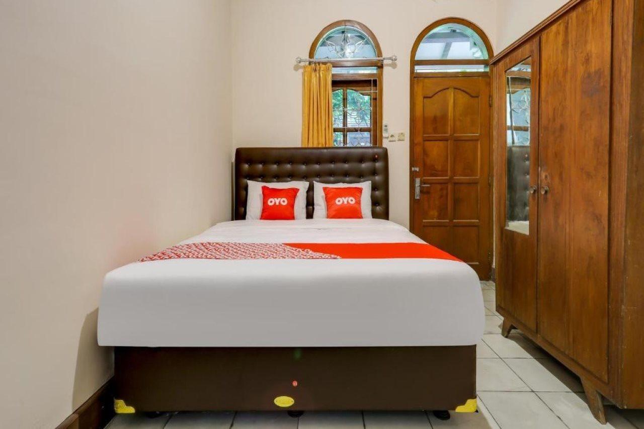 Oyo 90095 Indah Homestay Syariah Kejayan Exteriör bild