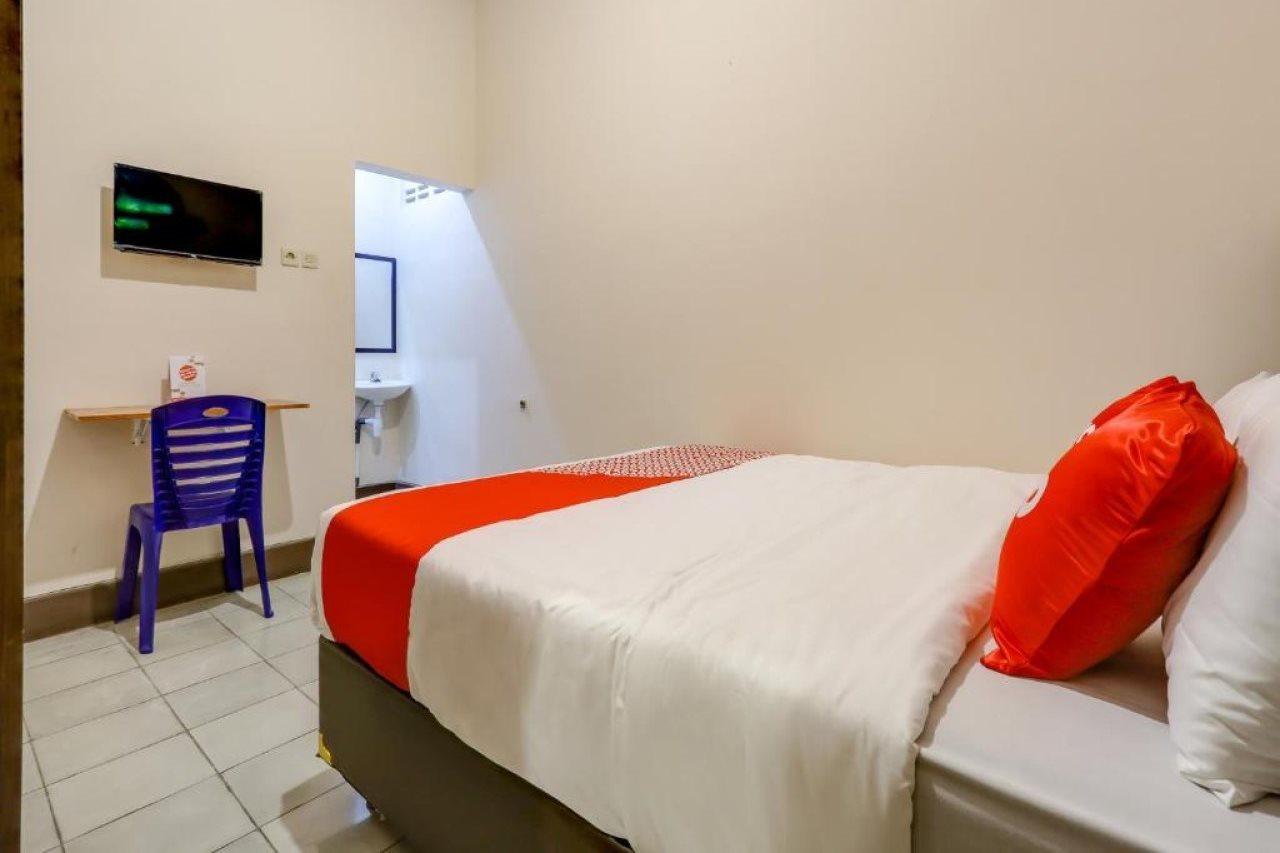 Oyo 90095 Indah Homestay Syariah Kejayan Exteriör bild